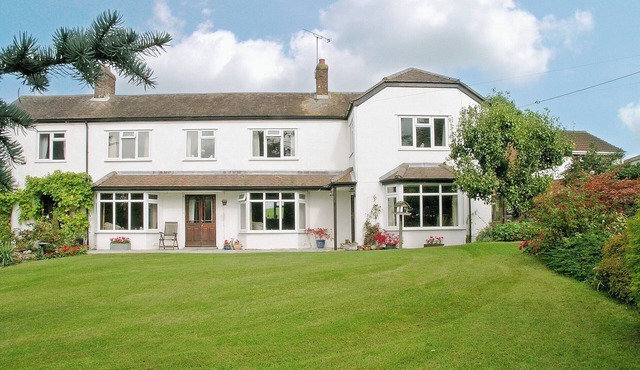 3 bedroom accommodation in Potterne, near Devizes in Devizes