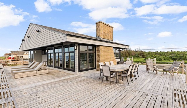 3 bedroom Waterfront Oasis in Beaubassin-est