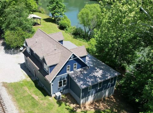 4 Wheeling Riverfront Paradise, awesome deck! in Tallmansville