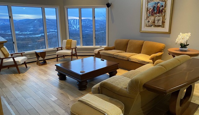 Amazing Mountain View’s from every room! Hot Tub/3 Fire pits & Game Rm in Windham