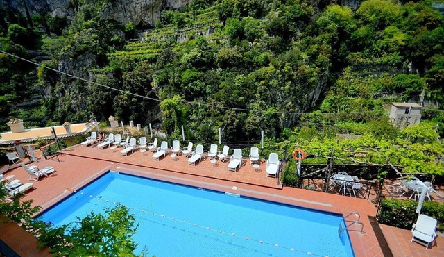 Appartamento Ulisse B: A graceful apartment situated in a quiet location, a few minutes from the town center. in Ravello