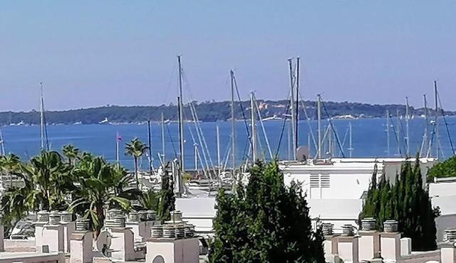 Appartement 1 pièce Golfe Juan Front de mer in Vallauris