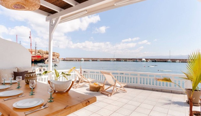 Aqua Vero seaside residence in Limenas Chersonisoy