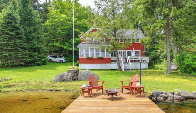 Authentic 1912 Adirondack Lake Camp w/Fire Pit in Stratford