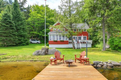 Authentic 1912 Adirondack Lake Camp w/Fire Pit in Stratford