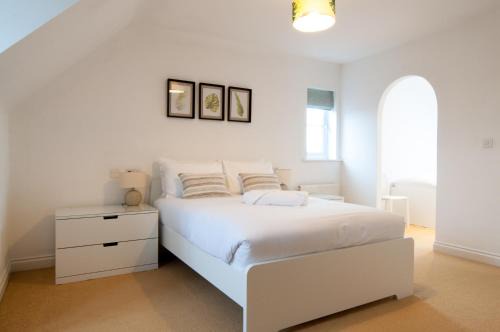 Aztec House - Modern & Spacious, 6 separate beds in Derby