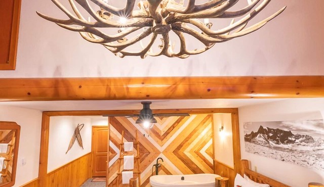 Baker Creek | Jacuzzi Suite