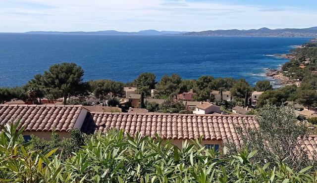 Bastidon - Panoramic sea view - Quiet - Beach-300m - Air-conditioning - Private pk in Saint-Raphaël