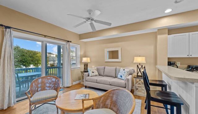 Beach Break at Cambridge Cove 3 Bedroom Deluxe Townhome, Includes Waterpark Access in Kill Devil Hills