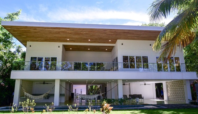 Beach Front Private Estate with Pool in esterillos