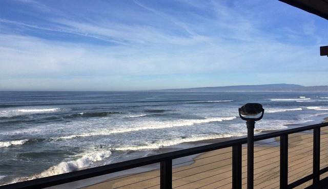 Beach Front Vacation Rental-The Beach is your back yard - Santa Cruz in Watsonville