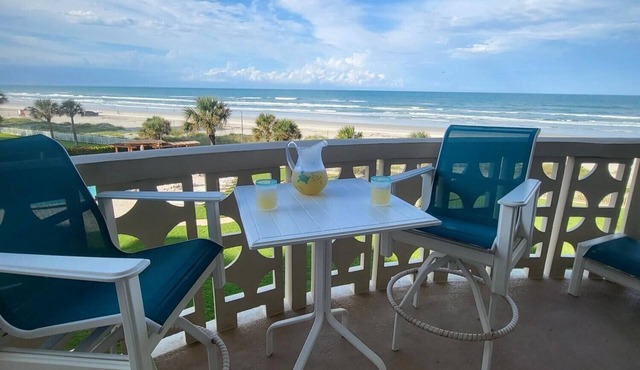 Beachfront Condo, amazing views and best location in New Smyrna Beach! in New Smyrna Beach