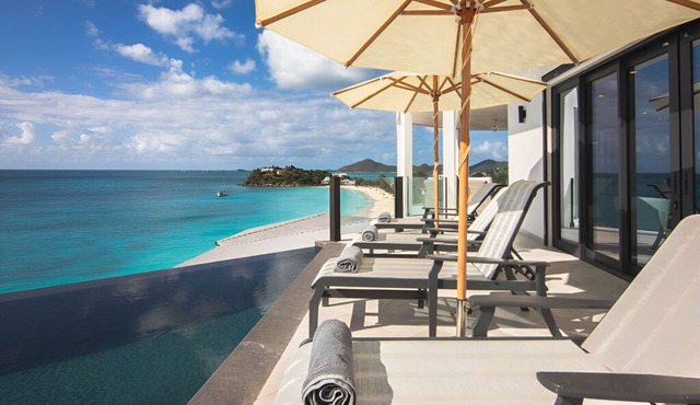 Beachside 4BR Villa | Kitchen & Sea Views | Antigua in Urlings