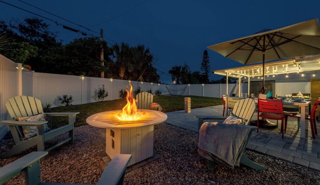 Beachside Bliss: Step2Beach, Firepit, BBQ, Hammock Surfboard, Coffee, fast wifi in Ormond Beach