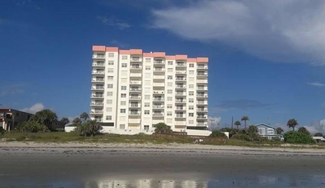 Beautiful Beachside Condo in Ormond-by-the-Sea in Ormond Beach
