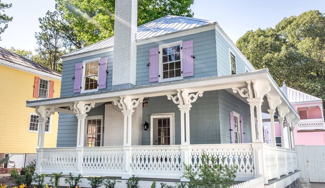 BEAUTIFUL HOME; ADRQUATELY DEATILED ON THE INSIDE AND OUT. STEPS TO THE BEACH in Virginia Beach