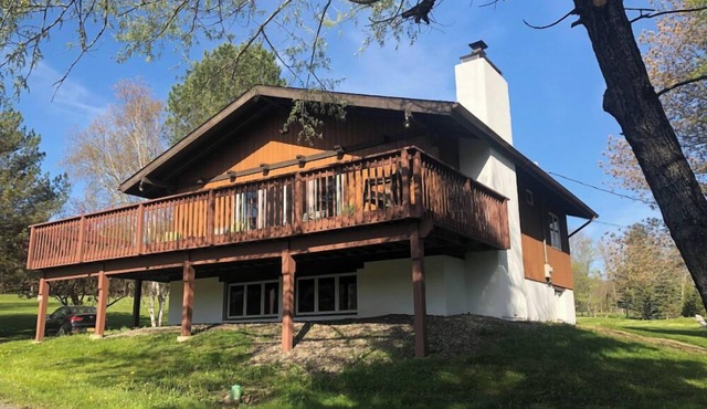 Beautiful Windham Chalet 2 minutes to Town and the Mountain in Windham