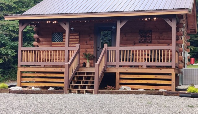 Bennett Lake Tiny Cabin in Whitwell