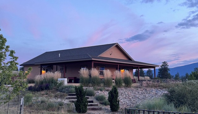 Bitterroot Sky Cottage-What A View! in Stevensville