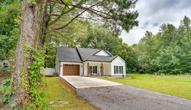 Boat Ramp Access: Modern Kentucky Lake Home in Aurora