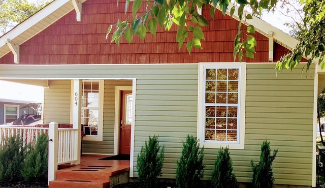 Book it, and see why our guests love us! Private yard for your pet with pet fee in Chattanooga