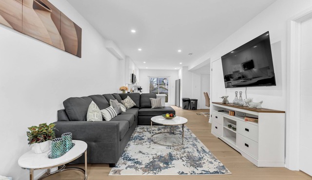 Brand New Lakeside Retreat, Lakeshore Mississauga in Mississauga