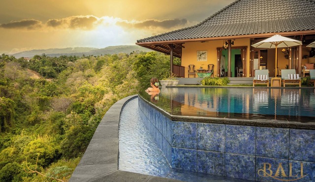 Breathtaking Clifftop Luxury at Lovina! in Lovina