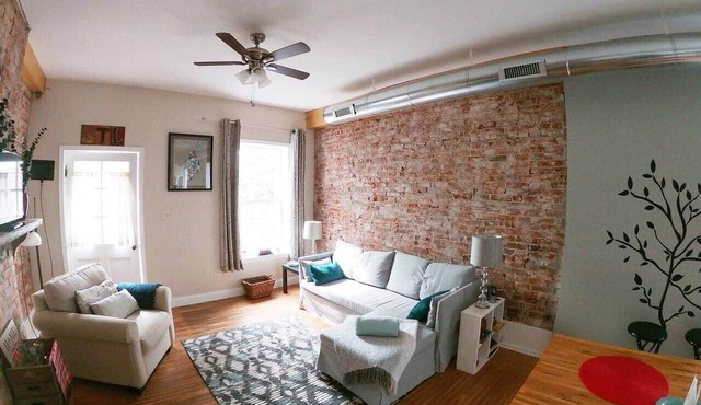Bright 2nd-Floor Flat on The Hill/SW Gardens Dist. in St. Louis