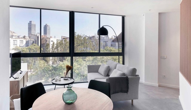 Bright Oasis 1 BD Apartment in Poble Nou in Barcelona