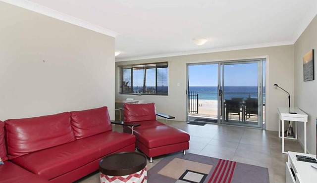 Brixton Rise 3 - Beachfront Tugun in Tugun