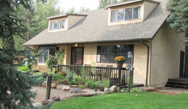 Broadmoor Area Home Great for Families and Pets!