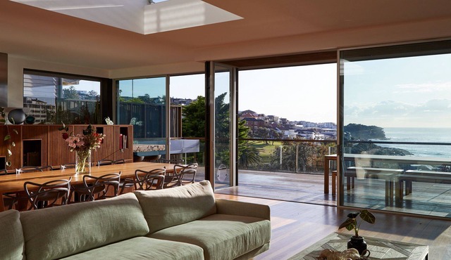 Bronte Beachside. This is a luxurious beach house that is a perfect stay it has direct beach access. in Bronte