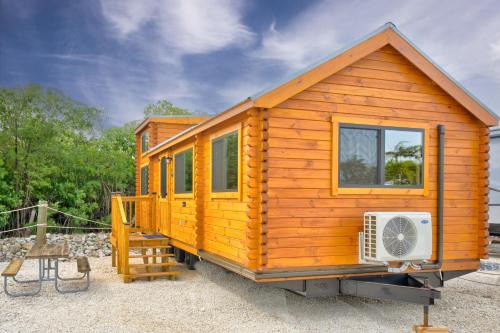 Cabins at Bonefish Bay in Marathon