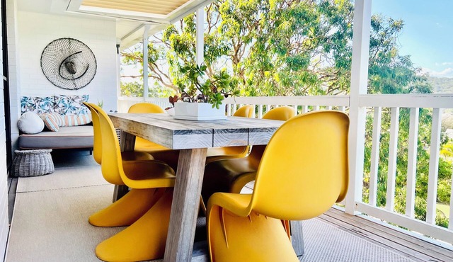 Casa de Piña, 700 mts to Newport Beach, headland views, spacious 2 bedrm apt. in Newport
