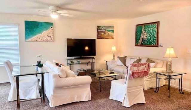 Casa Del Mar coastal near all pup friendly in St. Augustine