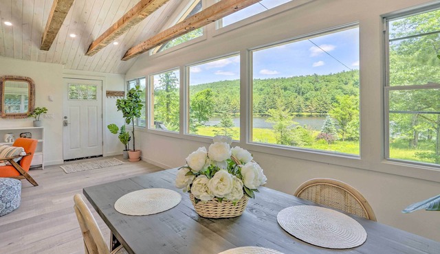 Catskills Sanctuary w/ Lake Access + Hot Tub in Narrowsburg
