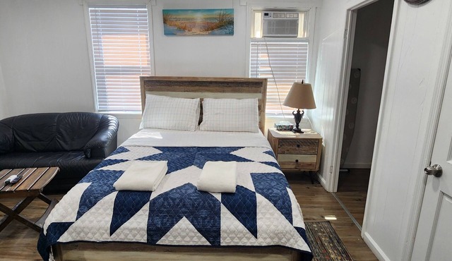 Charming 1-bedroom apartment in the peaceful area of downtown Schenectady in Schenectady