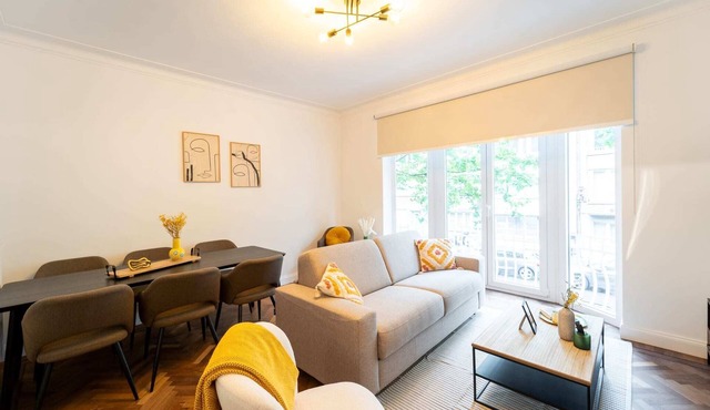 Charming 2-Bedroom Apartment for 7 in Antwerp in Antwerpen