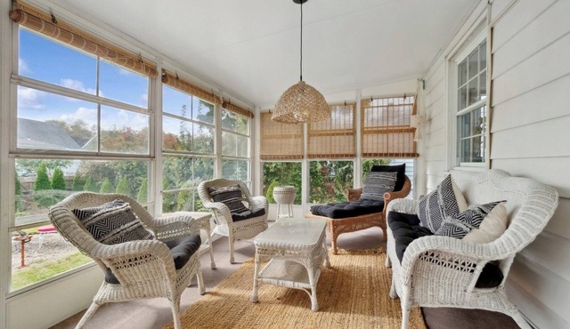 Charming 2-bedroom cottage in the Hudson Valley, close to Beacon in Fishkill