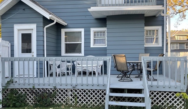 Charming 3 bed 1 bath home. 1 block to St. Mary's. 10 min walk to Mayo downtown. in Rochester