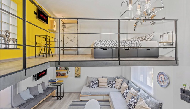 Charming loft-style apartment just 60 m from Artemida’s long sandy beach! in Artemida