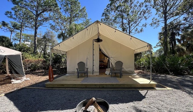 Charming Secluded Tented Cabin in Sarasota, Florida