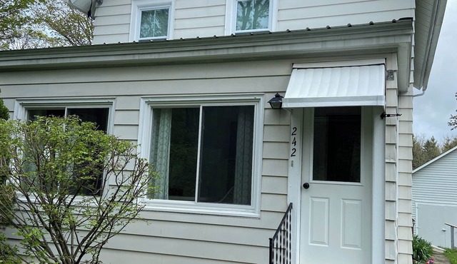 Coby Connection Home- 3-bedroom newly remodeled house with WiFi in Cobleskill in Cobleskill