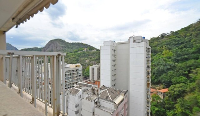 Comfortable and secure 2 bdrm with balcony in Leme in Rio de Janeiro