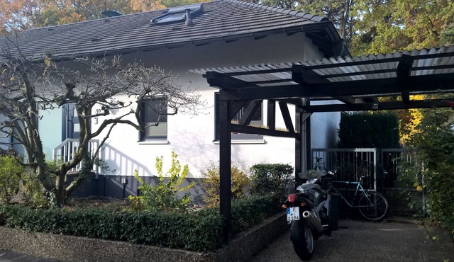 Comfortable quite room in 1-family house, perfect public transportation in Obertshausen
