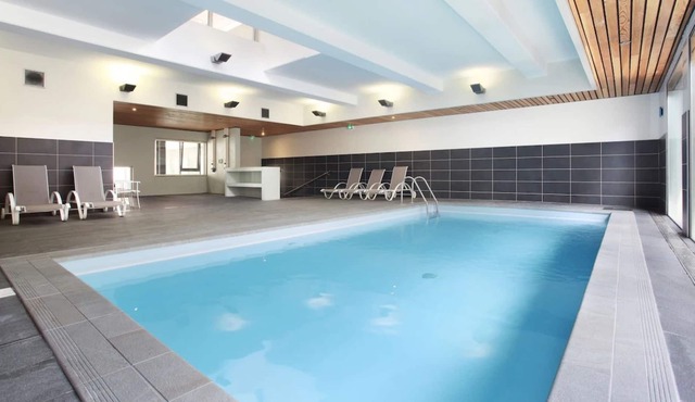 Confluence District: Aparthotel with Indoor Pool! in Lyon