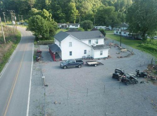 Cottage 4 Duplex In Eckman ATV Fun and Rentals! in Northfork