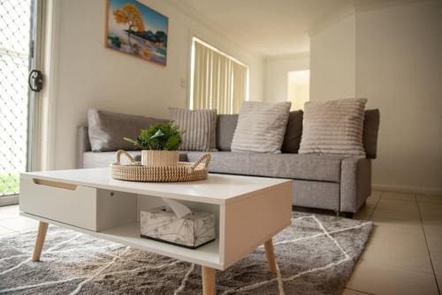 Cozy 3BR Retreat, Ensuite, Wi-Fi in Bowenfels