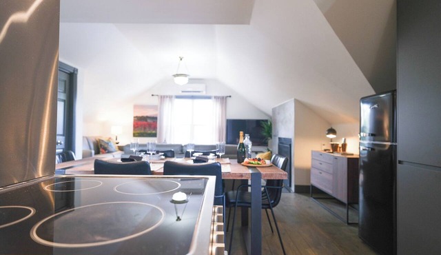 Cozy Loft in the Village of Virgil in Niagara-on-the-Lake