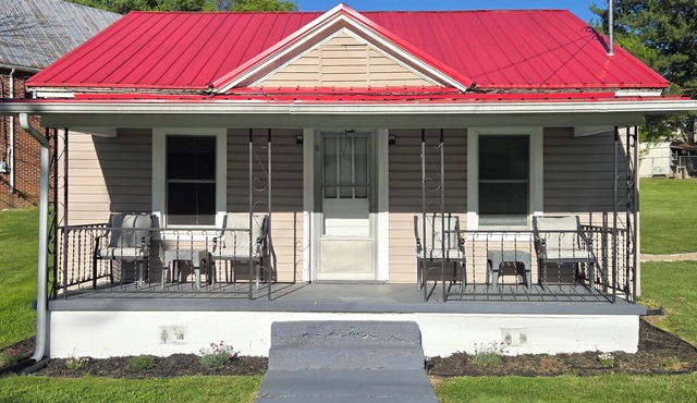 Cozy Tazewell Home w/Grill on Back of the Dragon!